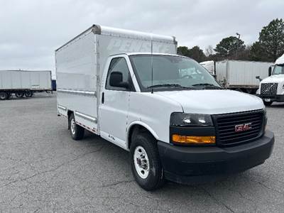 GMC G33503 Box Truck - 276HP, 8 Speed Automatic, Roll up Door