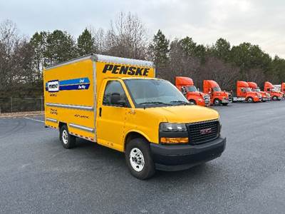 GMC G33503 Box Truck - 276HP, 8 Speed Automatic, Roll up Door