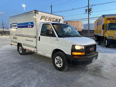 GMC G33503 Box Truck - 276HP, 8 Speed Automatic, Roll up Door