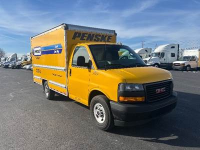 GMC G33503 Box Truck - 276HP, 8 Speed Automatic, Roll up Door