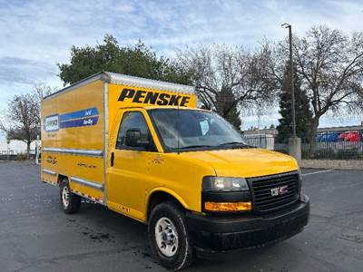 GMC G33503 Box Truck - 276HP, 8 Speed Automatic, Roll up Door