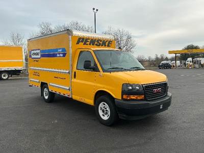 GMC G33503 Box Truck - 276HP, 8 Speed Automatic, Roll up Door