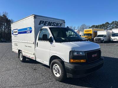 GMC G33503 Box Truck - 276HP, 8 Speed Automatic, Roll up Door