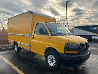 GMC G33503 Box Truck - 276HP, 8 Speed Automatic, Roll up Door