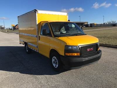 GMC G33503 Box Truck - 276HP, 8 Speed Automatic, Roll up Door