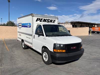 GMC G33503 Box Truck - 276HP, 8 Speed Automatic, Roll up Door