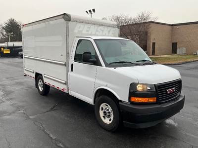 GMC G33503 Box Truck - 276HP, 8 Speed Automatic, Roll up Door