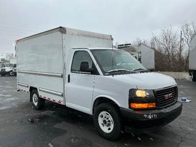 GMC G33503 Box Truck - 276HP, 8 Speed Automatic, Roll up Door