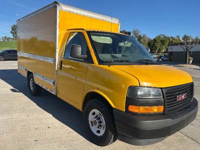 GMC G33503 Box Truck - 276HP, 8 Speed Automatic, Roll up Door