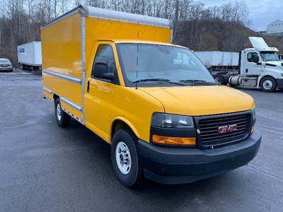 GMC G33503 Box Truck - 276HP, 8 Speed Automatic, Roll up Door