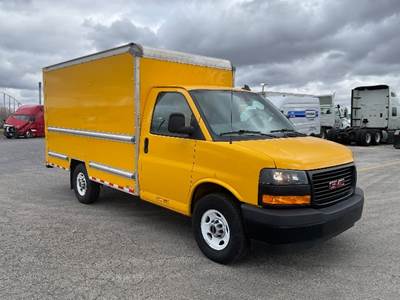 GMC G33503 Box Truck - 276HP, 8 Speed Automatic, Roll up Door