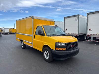 GMC G33503 Box Truck - 276HP, 8 Speed Automatic, Roll up Door