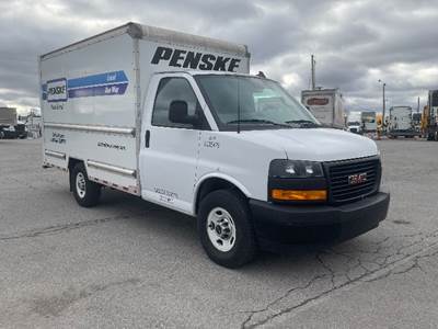 GMC G33503 Box Truck - 276HP, 8 Speed Automatic, Roll up Door