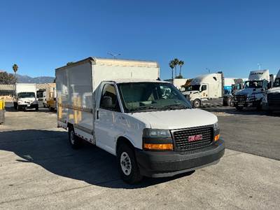 GMC G33503 Box Truck - 276HP, 8 Speed Automatic, Roll up Door