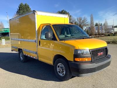 GMC G33503 Box Truck - 276HP, 8 Speed Automatic, Roll up Door