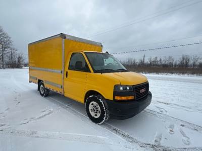 GMC G33503 Box Truck - 276HP, 8 Speed Automatic, Roll up Door