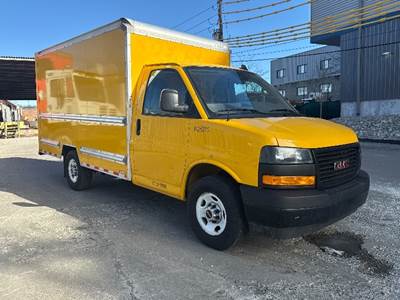 GMC G33503 Box Truck - 276HP, 8 Speed Automatic, Roll up Door