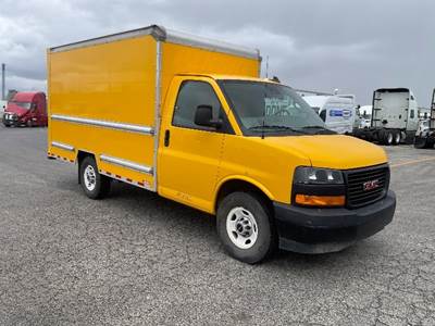 GMC G33503 Box Truck - 276HP, 8 Speed Automatic, Roll up Door