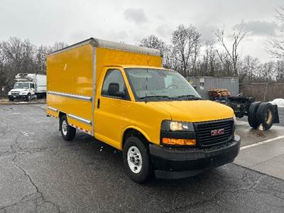 GMC G33503 Box Truck - 276HP, 8 Speed Automatic, Roll up Door