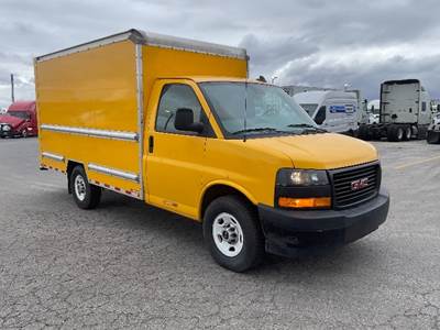 GMC G33503 Box Truck - 276HP, 8 Speed Automatic, Roll up Door