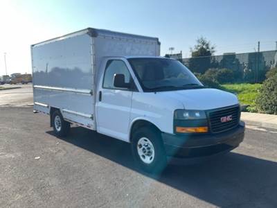 GMC G33503 Box Truck - 276HP, 8 Speed Automatic, Roll up Door