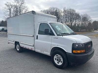 GMC G33503 Box Truck - 276HP, 8 Speed Automatic, Roll up Door