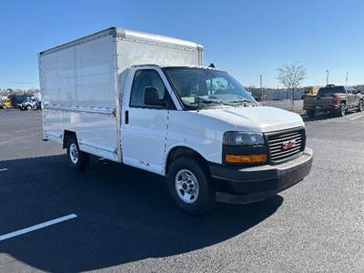 GMC G33503 Box Truck - 276HP, 8 Speed Automatic, Roll up Door