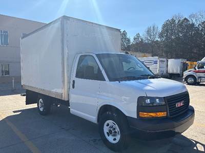 GMC G33503 Box Truck - 276HP, 8 Speed Automatic, Roll up Door