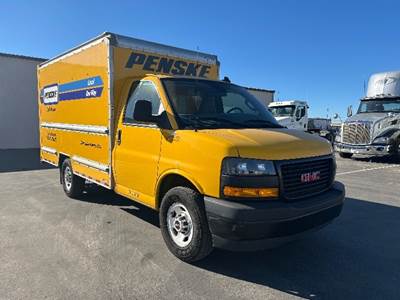 GMC G33503 Box Truck - 276HP, 8 Speed Automatic, Roll up Door