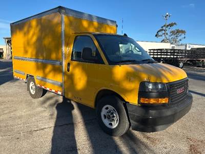 GMC G33503 Box Truck - 276HP, 8 Speed Automatic, Roll up Door