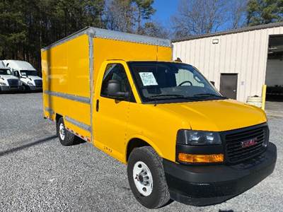 GMC G33503 Box Truck - 276HP, 8 Speed Automatic, Roll up Door