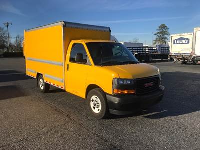 GMC G33503 Box Truck - 276HP, 8 Speed Automatic, Roll up Door