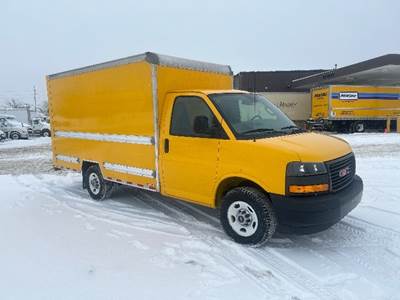 GMC G33503 Box Truck - 276HP, 8 Speed Automatic, Roll up Door