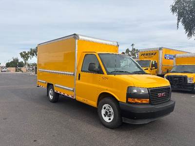 GMC G33503 Box Truck - 276HP, 8 Speed Automatic, Roll up Door