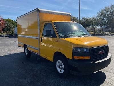 GMC G33503 Box Truck - 276HP, 8 Speed Automatic, Roll up Door