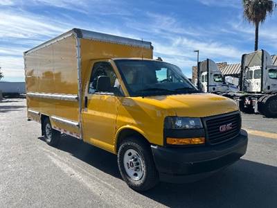 GMC G33503 Box Truck - 276HP, 8 Speed Automatic, Roll up Door
