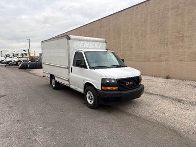 GMC G33503 Box Truck - 276HP, 8 Speed Automatic, Roll up Door