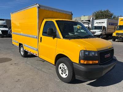 GMC G33503 Box Truck - 276HP, 8 Speed Automatic, Roll up Door