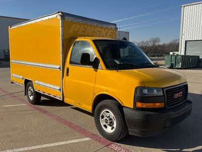GMC G33503 Box Truck - 276HP, 8 Speed Automatic, Roll up Door