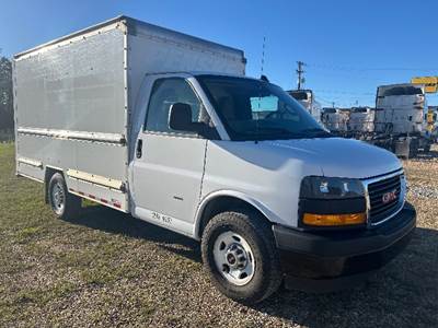 GMC G33503 Box Truck - 276HP, 8 Speed Automatic, Roll up Door