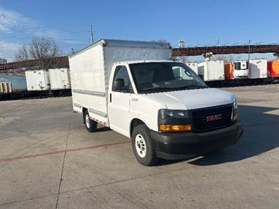 GMC G33503 Box Truck - 276HP, 8 Speed Automatic, Roll up Door