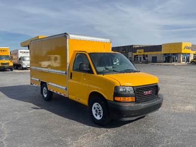 GMC G33503 Box Truck - 276HP, 8 Speed Automatic, Roll up Door