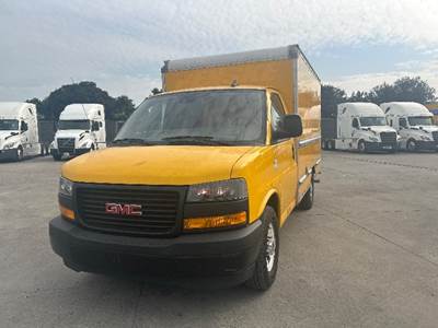 GMC G33503 Box Truck - 276HP, 8 Speed Automatic, Roll up Door