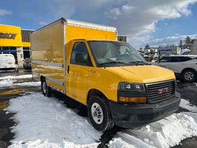 GMC G33503 Box Truck - 276HP, 8 Speed Automatic, Roll up Door