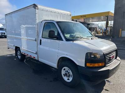 GMC G33503 Box Truck - 276HP, 8 Speed Automatic, Roll up Door
