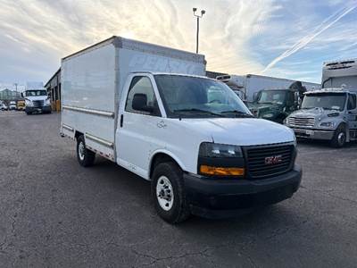 GMC G33503 Box Truck - 276HP, 8 Speed Automatic, Roll up Door