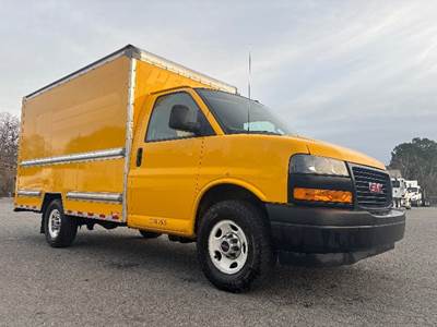 GMC G33503 Box Truck - 276HP, 8 Speed Automatic, Roll up Door