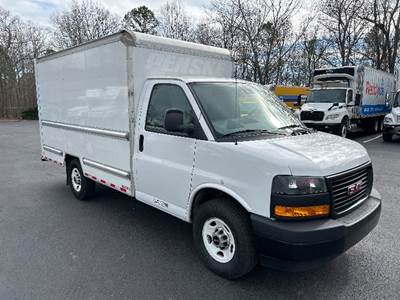 GMC G33503 Box Truck - 276HP, 8 Speed Automatic, Roll up Door