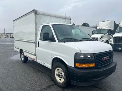 GMC G33503 Box Truck - 276HP, 8 Speed Automatic, Roll up Door