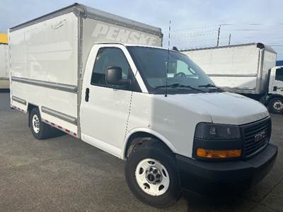 GMC G33503 Box Truck - 276HP, 8 Speed Automatic, Roll up Door